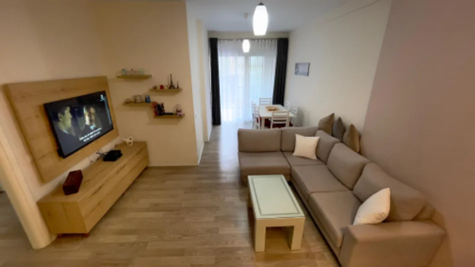 Tirane, jepet me qera apartament 2+1 Kati 5, 94 m² 650 € (Ngjit me fondacionin Eleonor)