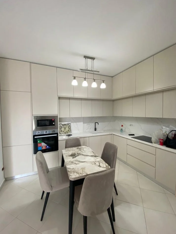 Tirane, jepet me qera apartament 2+1 Kati 6, 96 m² 700 € (Kompleksi Lura)