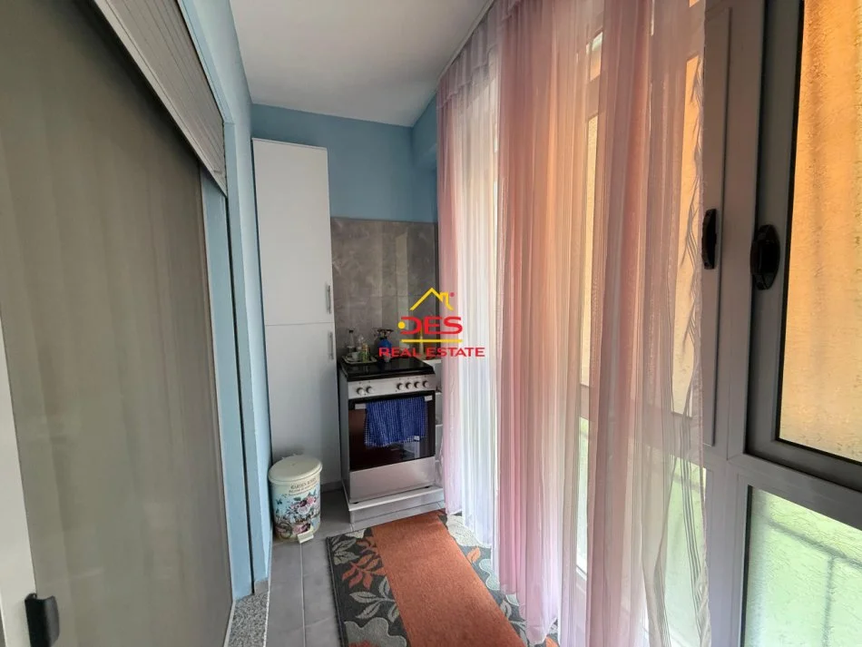 Vlore, jepet me qera apartament 2+1+Ballkon Kati 2, 110 m² 350 € (Rruga Çajupi)