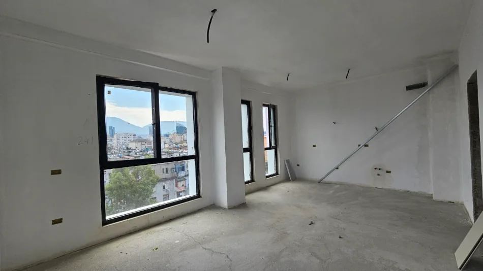 Tirane, shitet apartament 2+1 Kati 5, 109 m² 326.400 € (SQUARE 21)