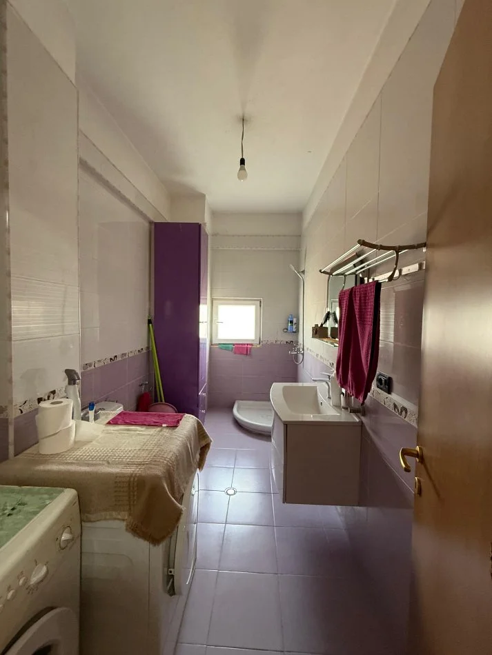 Tirane, jepet me qera apartament 2+1 Kati 4, 100 m² 600 € 