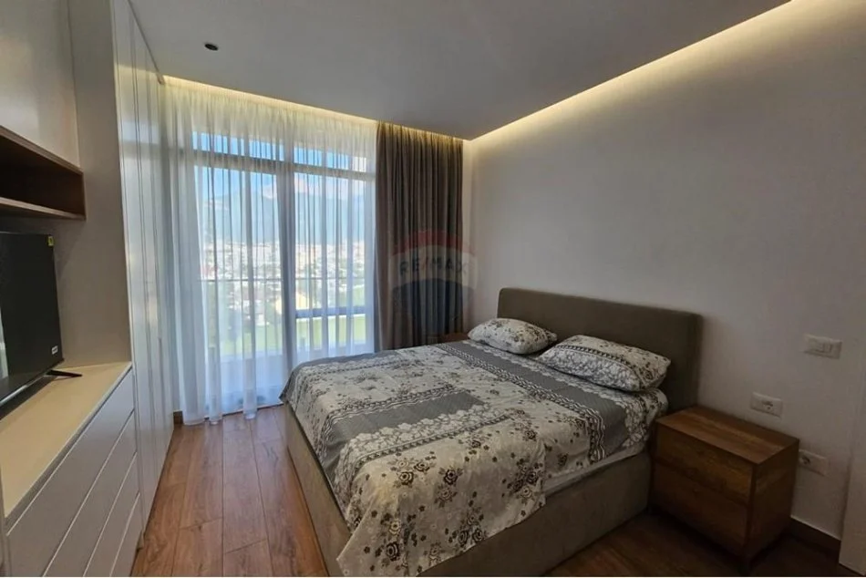 Tirane, jepet me qera 1+1+Ballkon Kati 6, 78 m² 650 € (bulevardi ri)