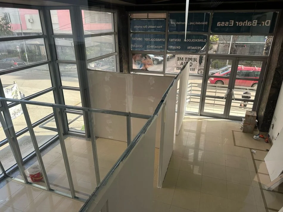 Tirane, jap me qera ambjent biznesi Kati 1, 61 m² 1.000 € (zogu i zi)