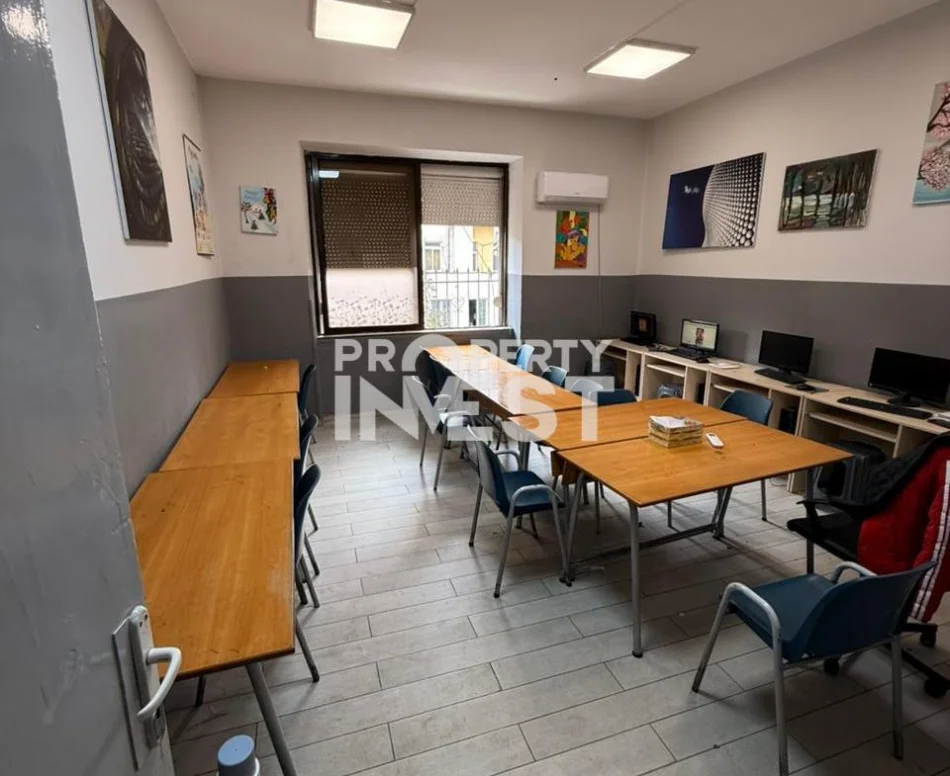 Tirane, jepet me qera zyre Kati 2, 100 m² 850 € (Sheshi Willson)