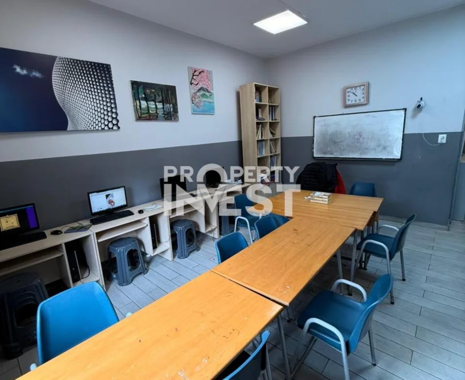 Tirane, jepet me qera zyre Kati 2, 100 m² 850 € (Sheshi Willson)