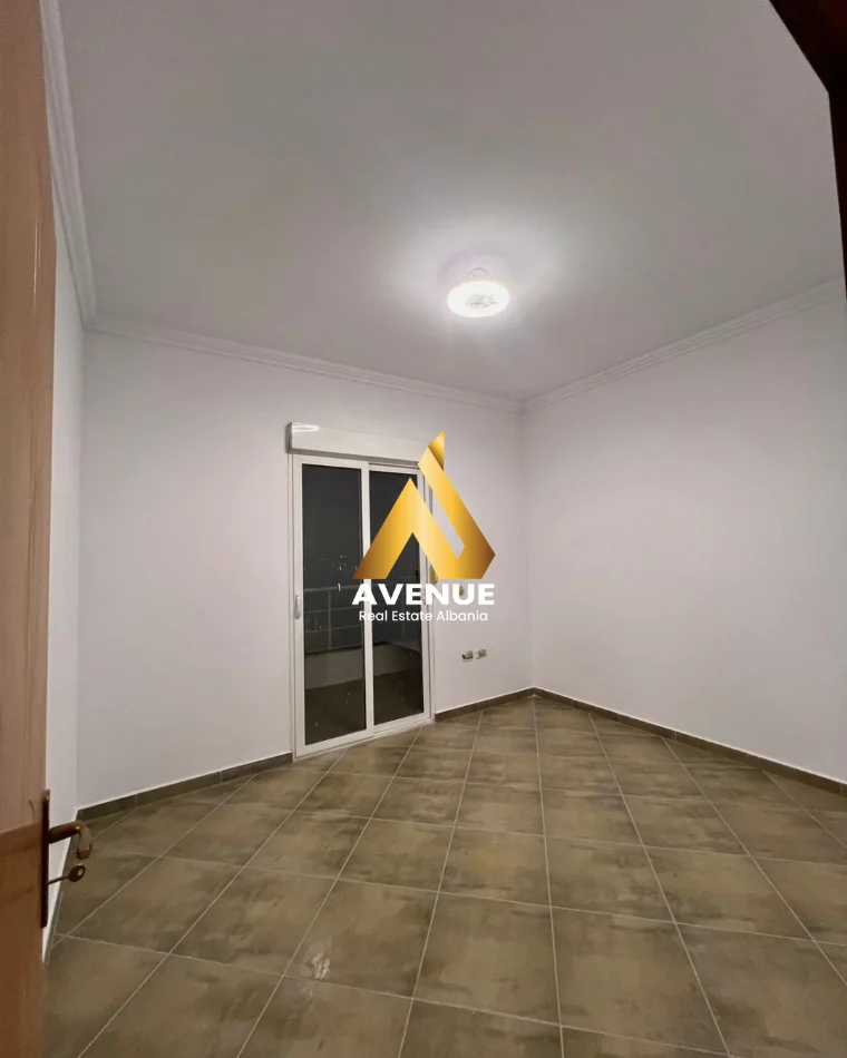 Tirane, shitet apartament 3+1 Kati 4, 157 m² 