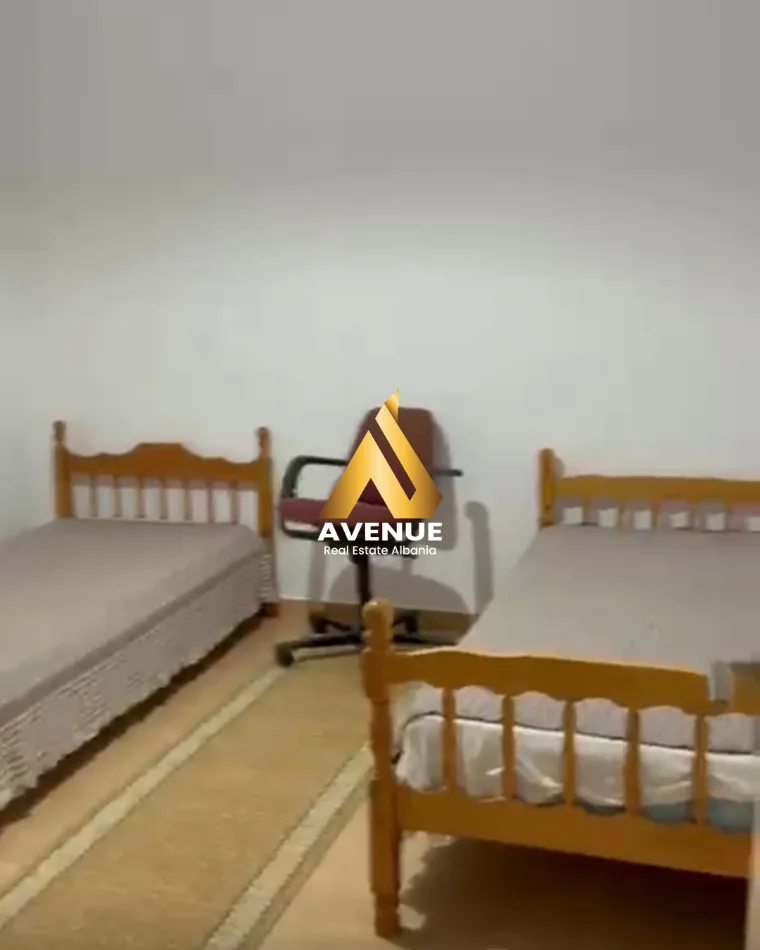 Tirane, jepet me qera apartament 2+1 Kati 3, 100 m² 500 € (Rruga Azem Meshi)