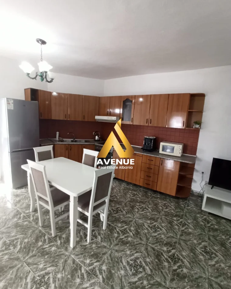 Tirane, jepet me qera apartament 2+1 Kati 6, 85 m² 600 € (Rruga Muzaket)