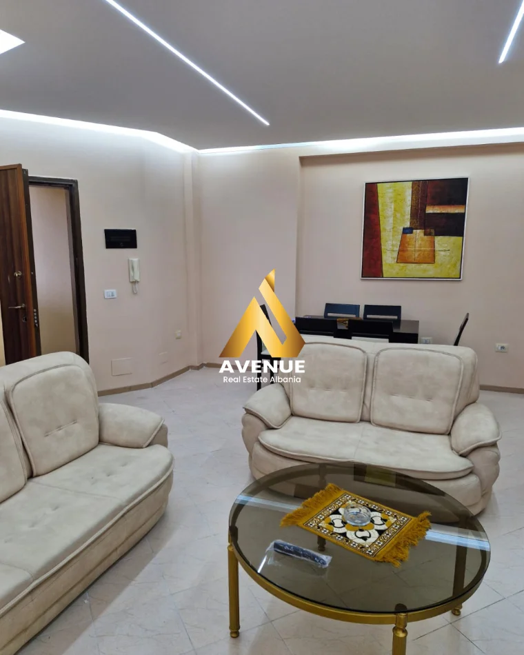 Shqiperi, jepet me qera apartament 2+1 Kati 5, 106 m² 750 € (Rruga ndreko rino)