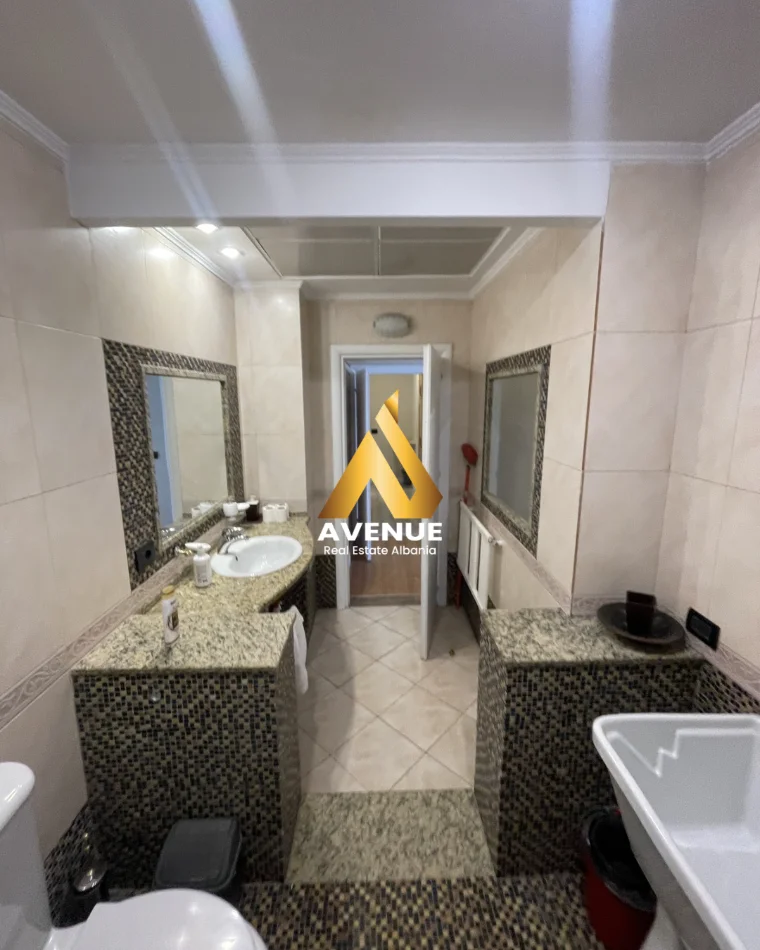 Shqiperi, jepet me qera apartament 1+1 Kati 7, 850 € (Rruga e Barrikadave)