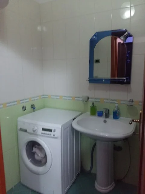 Tirane, jepet me qera apartament 2+1+Ballkon Kati 2, 78 m² 400 € (ne zonen e Don Boskos Tirane)
