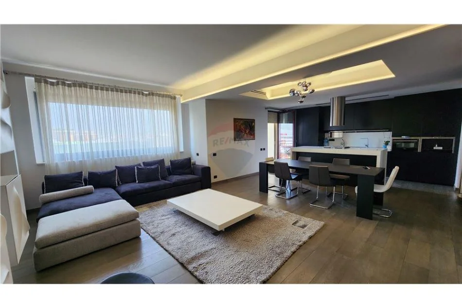 Tirane, jepet me qera apartament 2+1+Aneks+Ballkon Kati 11, 220 m² 1.800 € (Rruga Abdi Toptani)