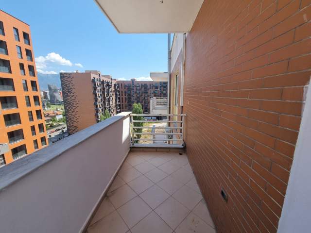 Tirane, jepet me qera apartament 3+1+BLK Kati 7, 130 m² 600  (Komuna e Parisit)