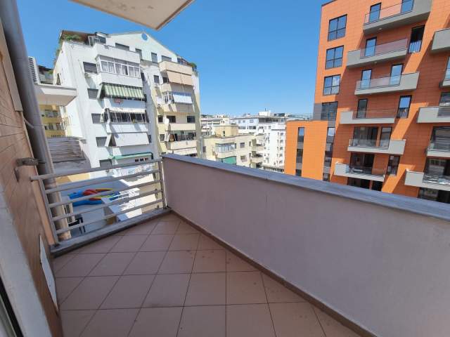 Tirane, jepet me qera apartament 3+1+BLK Kati 7, 130 m² 600  (Komuna e Parisit)