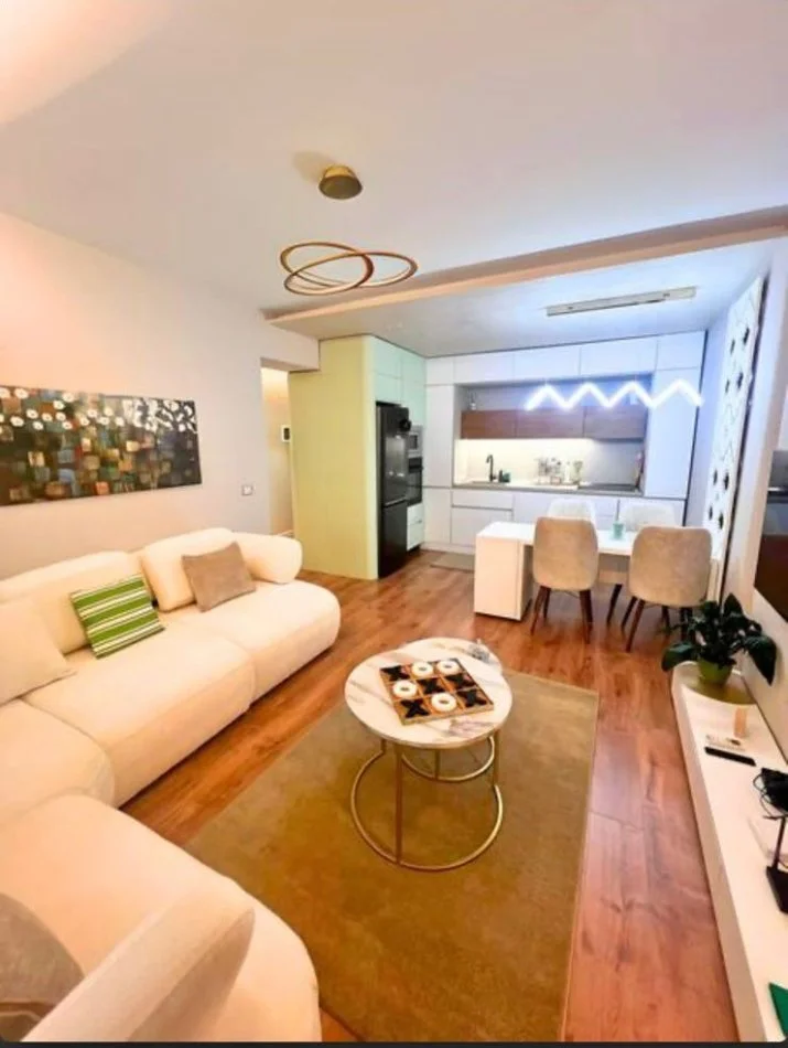 Tirane, jepet me qera apartament 1+1+Ballkon Kati 2, 71 m² 1.100 € (Rruga Perlat Rexhepi)