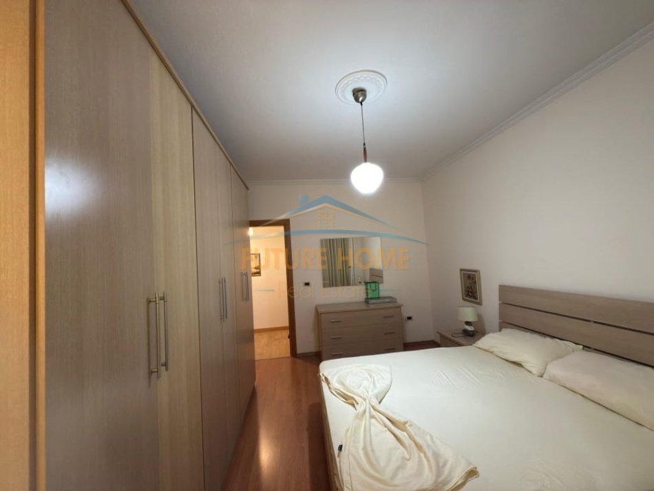 0683487469  Tirane, jepet me qera apartament 2+1+Ballkon Kati 8, 145 m² 800 € (Rruga Nikolla Tupe , Bllok)