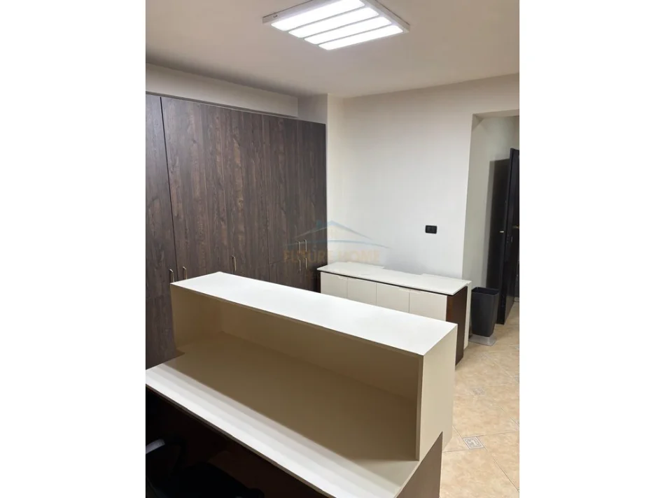 Tirane, shitet apartament 3+1+2 Kati 2, 156 m² 546.000 € (BLLOKU , RRUGA NIKOLLA TUPE)