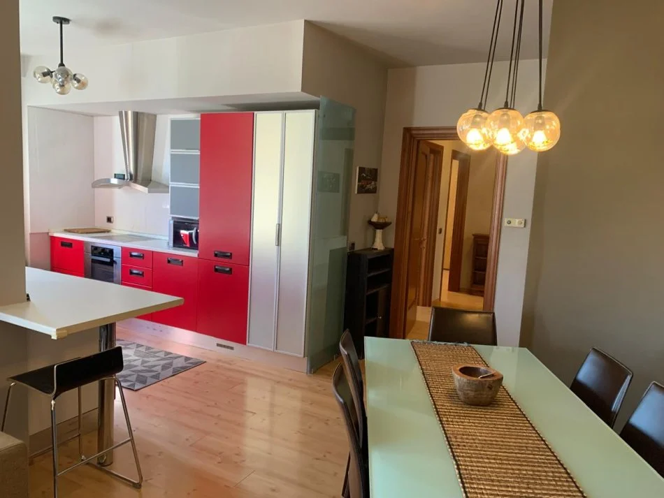 Tirane, jepet me qera apartament 2+1+Ballkon Kati 7, 114 m² 1.500 € (Rruga Abdyl Frasheri)