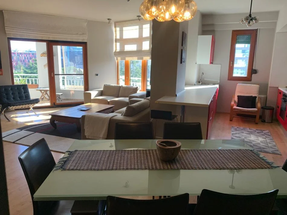 Tirane, jepet me qera apartament 2+1+Ballkon Kati 7, 114 m² 1.500 € (Rruga Abdyl Frasheri)