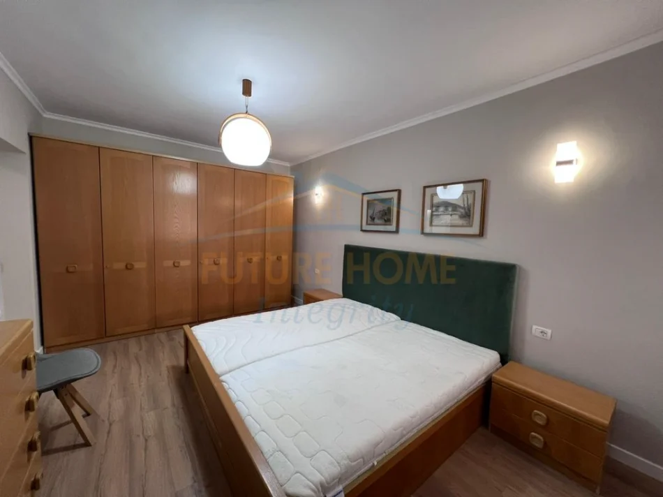 Tirane, jepet me qera apartament 2+1 Kati 1, 59 m² 900 € (BLLOK)
