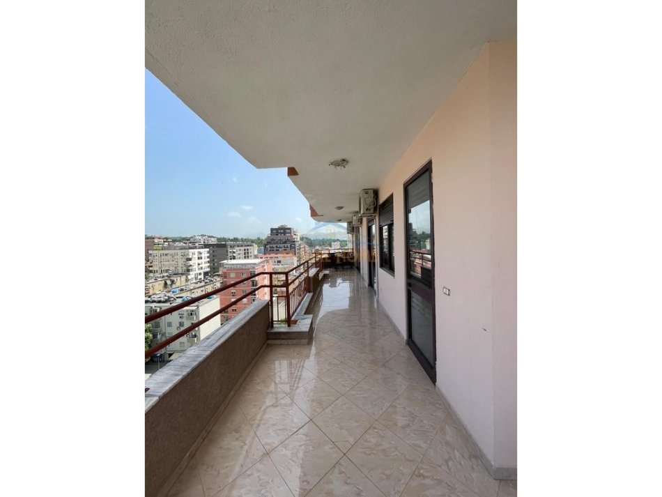 0683487469  Tirane, jepet me qera apartament 2+1+Ballkon Kati 8, 145 m² 800 € (Rruga Nikolla Tupe , Bllok)