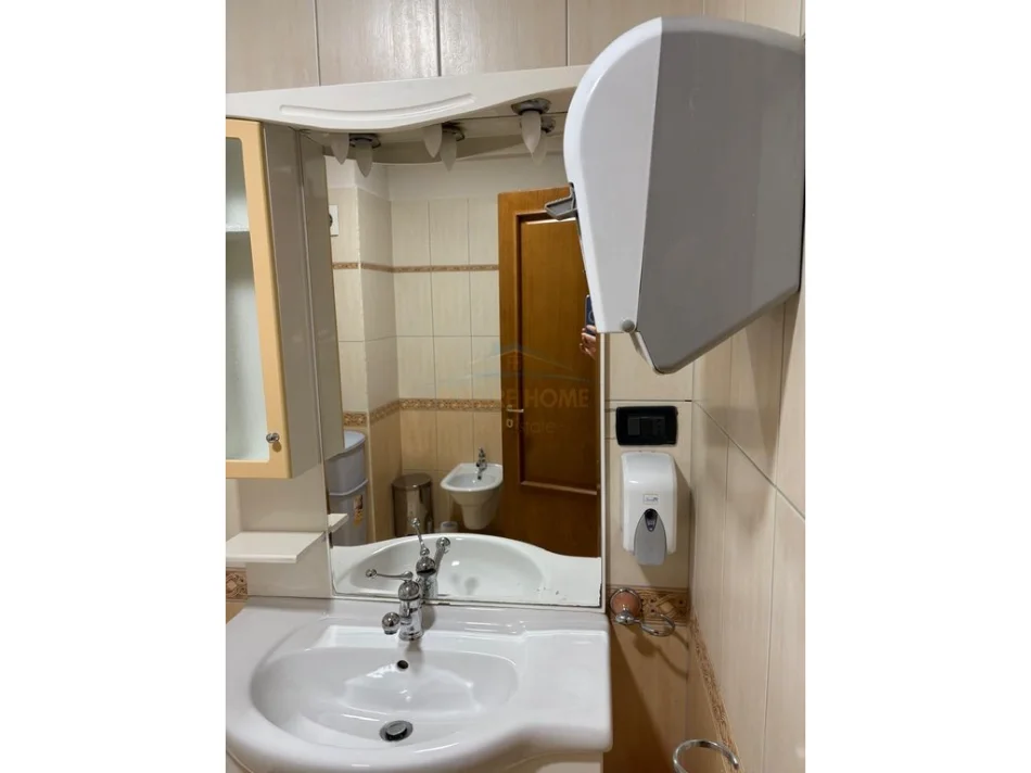 Tirane, shitet apartament 3+1+2 Kati 2, 156 m² 546.000 € (BLLOKU , RRUGA NIKOLLA TUPE)