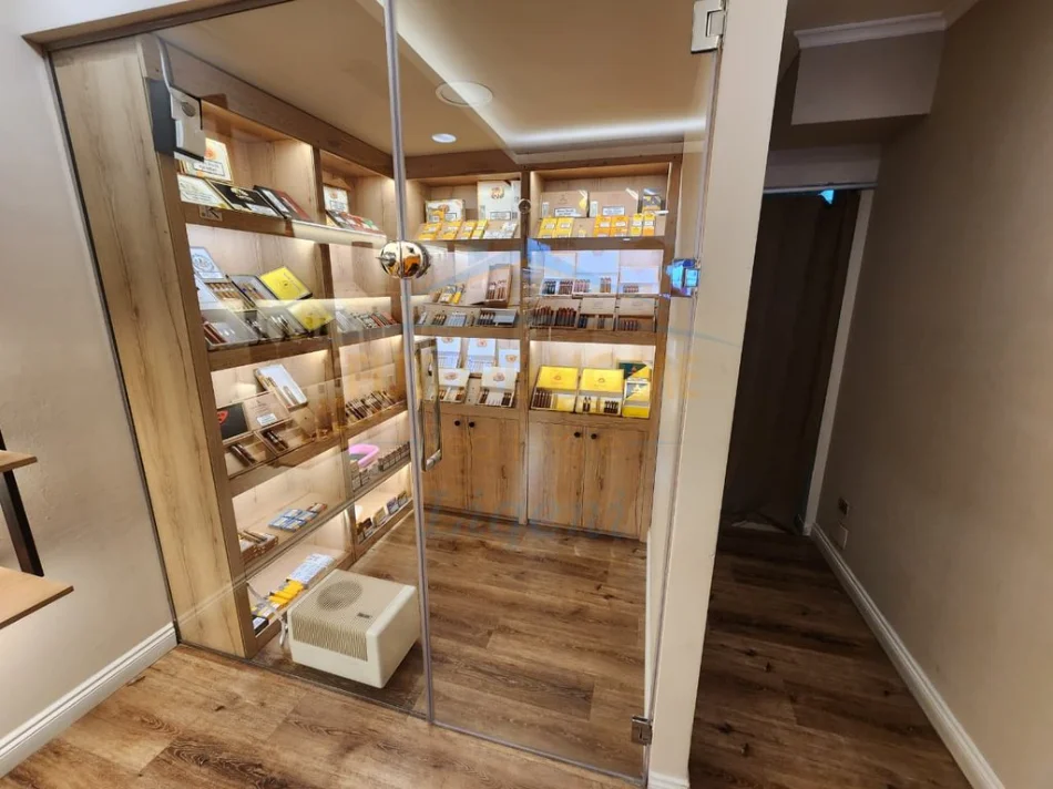 Tirane, shitet Biznesi , Tobacco Kati 0, 139 m² 64.500 € (BLLOK)