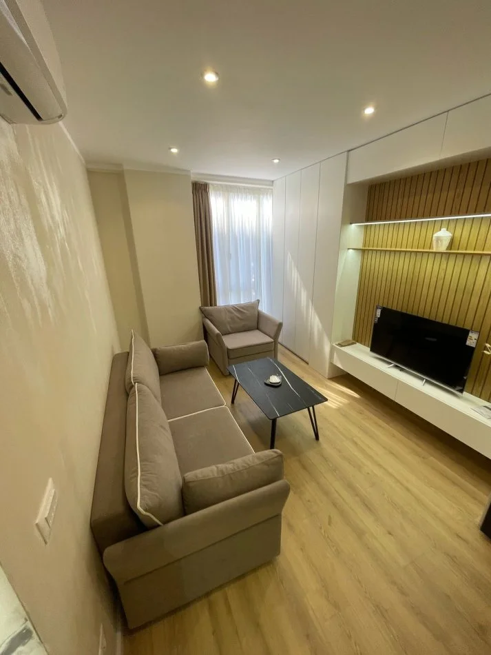 Tirane, jepet me qera apartament 1+1 Kati 3, 55 m² 550 € (BULEVARDI RI)