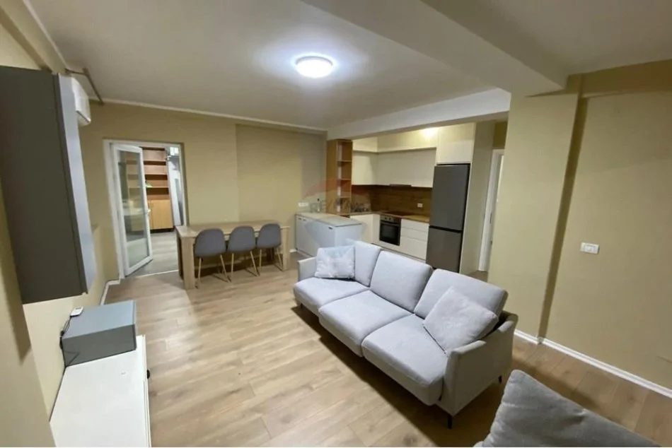 Tirane, jepet me qera apartament 2+1 Kati 5, 100 m² 850 € (Blv Zogu I)