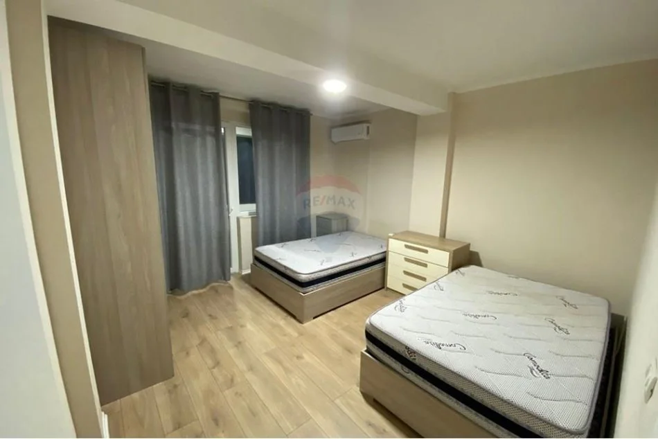 Tirane, jepet me qera apartament 2+1 Kati 5, 100 m² 850 € (Blv Zogu I)