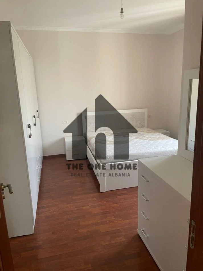 Tirane, jepet me qera apartament 3+1+Ballkon Kati 2, 120 m² 420 € (Bulevardi Ri)