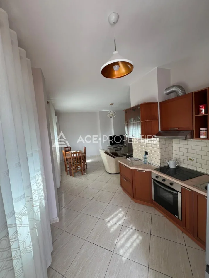 Durres, jepet me qera apartament 2+1 Kati 9, 120 m² 500 € (durres vollga)