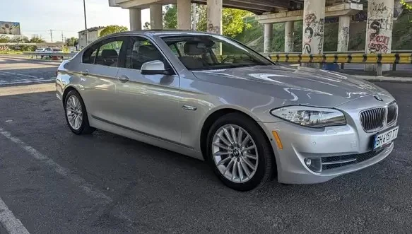Tirane, shes makine MBW Serie 5 F10 Benzin, gri metalizato automatik Kondicioner 205 km 9.500 €