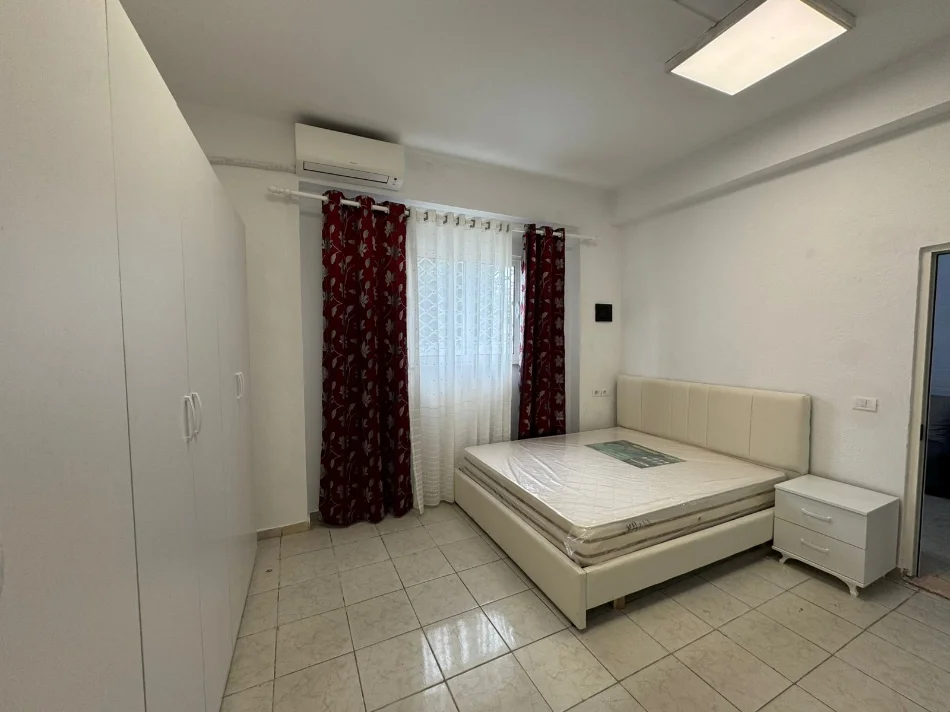 Tirane, jepet me qera apartament 1+1+Ballkon Kati 0, 56 m² 400 € (ne rrugen e Dibres tek QSUT -ja Tirane.)