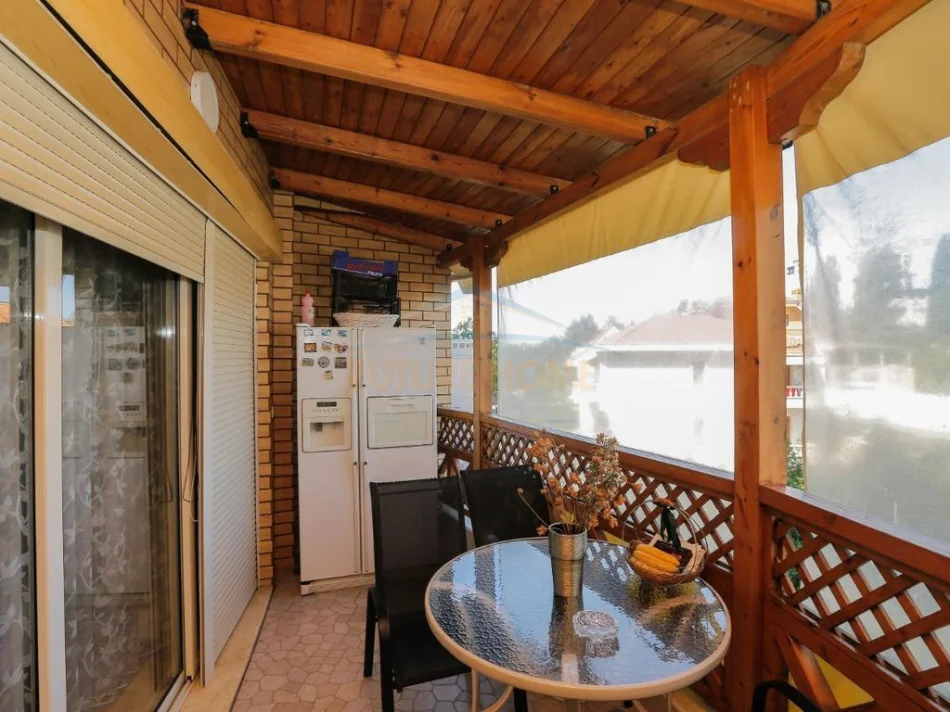 Tirane, jepet me qera apartament 3+1+2 Kati 3, 154 m² 780 € (DON BOSKO , PRANE HOTEL FERRARI)