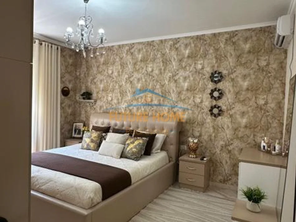 Tirane, jepet me qera apartament 2+1+2+PARKIM, Kati 2, 123 m² 900 € (KOPSHTI BOTANIK)