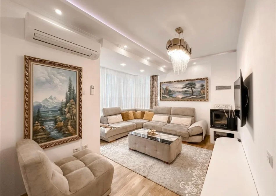 Tirane, shitet apartament 3+1 Kati 3, 123 m² 250.000 € (kopshti botanik)