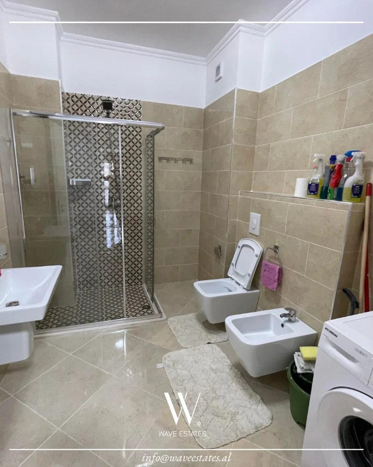 Durres, jepet me qera apartament 1+1 , 75 m² 550 € (Rruga e Portit)