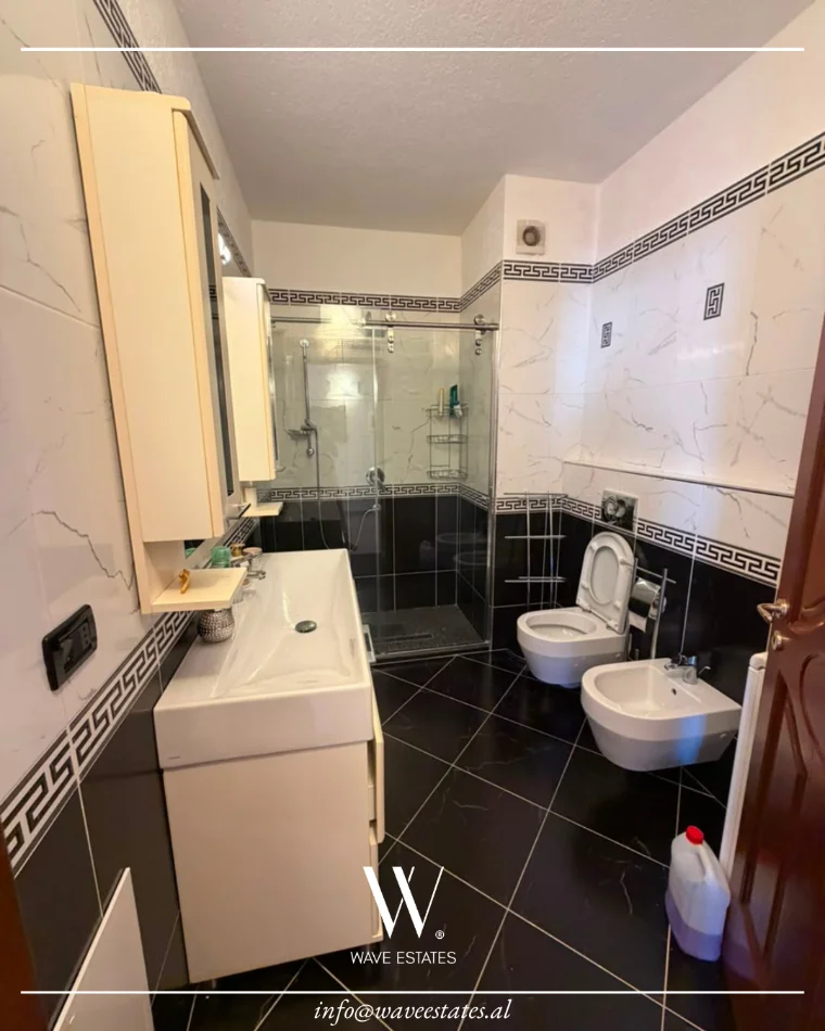 Durres, jepet me qera apartament 2+1 , 150 m² 1.000 € (Vollga)