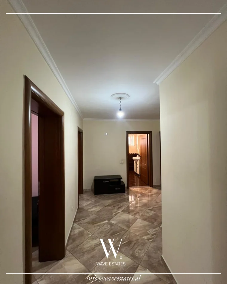 Durres, jepet me qera apartament 2+1 , 90 m² 500 € (Qender)