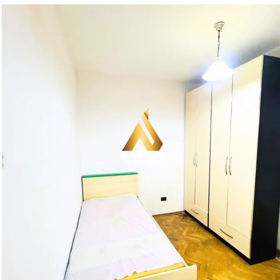Tirane, jepet me qera apartament 3+1 , 125 m² 650 € (Rruga Eshref Frasheri)