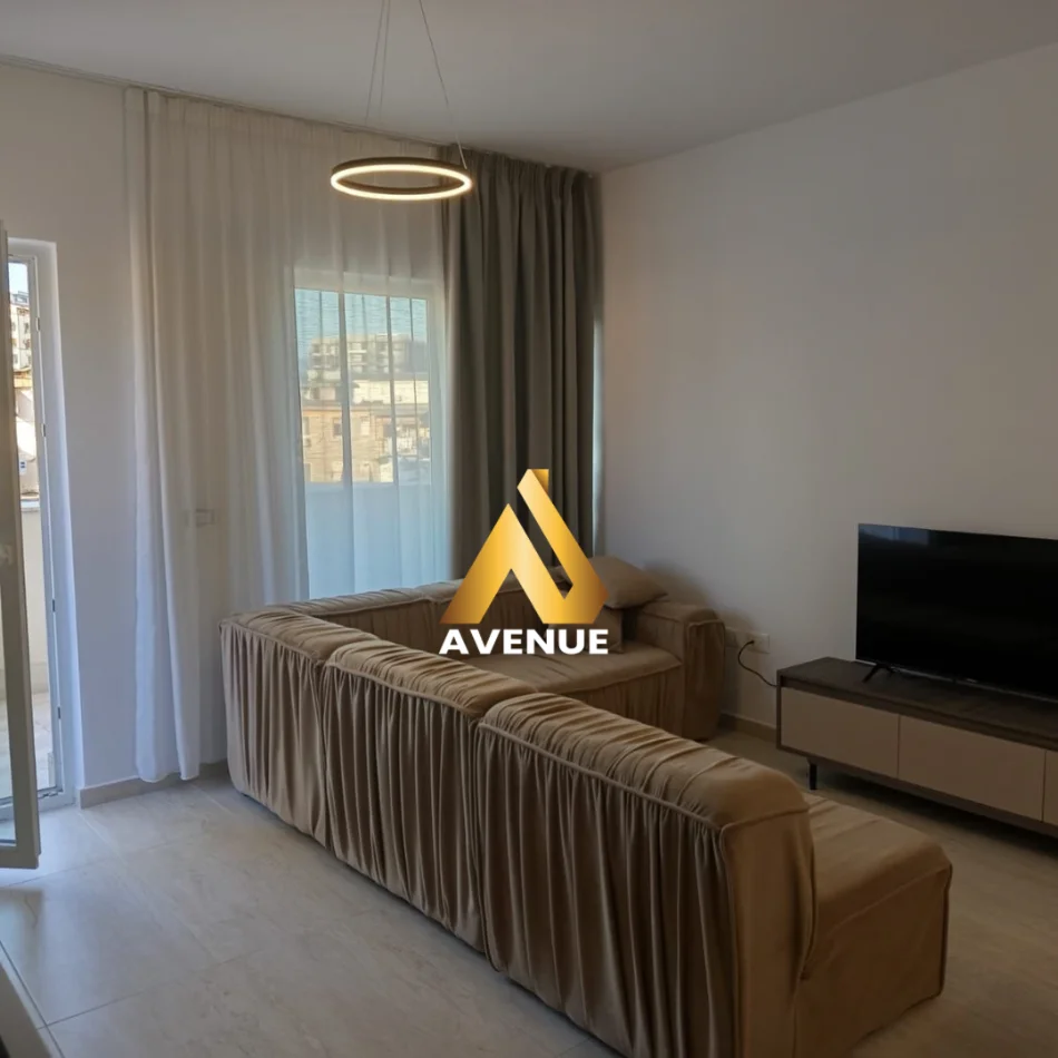 Tirane, jepet me qera apartament 2+1 Kati 3, 75 m² 700 € (Laprak)