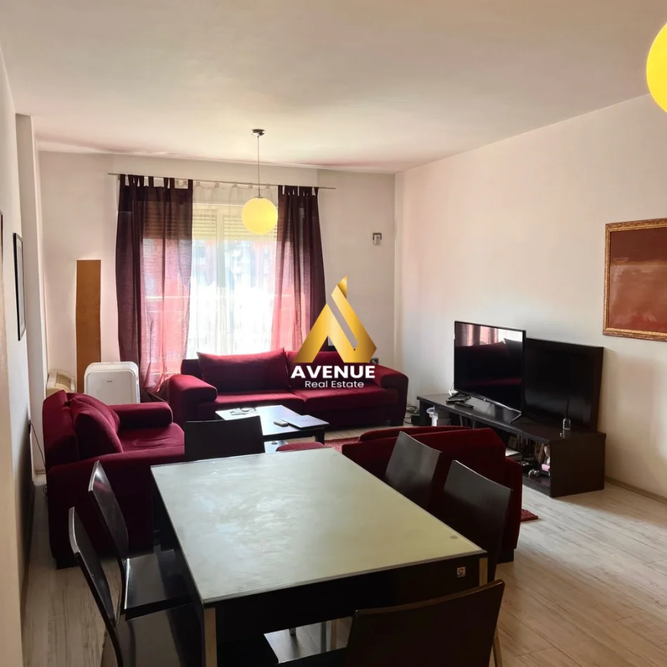Tirane, jepet me qera apartament 2+1 Kati 6, 70 m² 700 € (Rruga Kavajes)