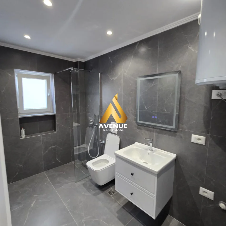 Tirane, shitet apartament 1+1+Ballkon Kati 4, 52 m² 108.000 € (ali dem)