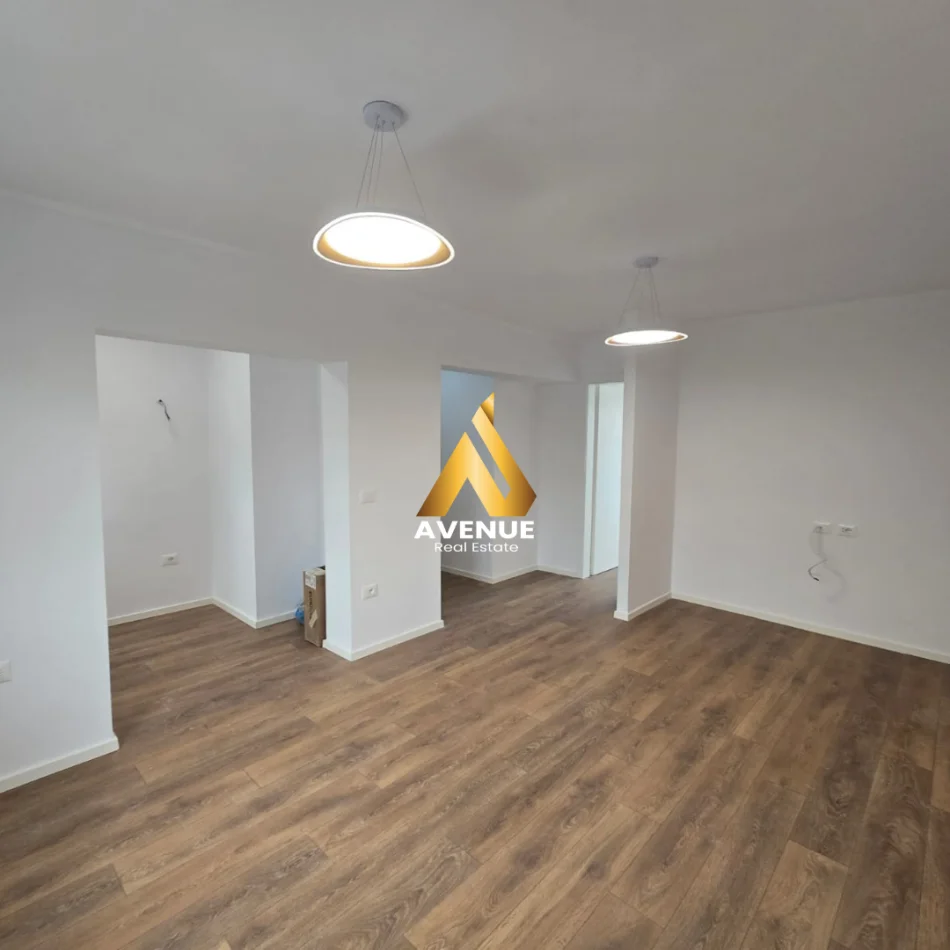 Tirane, shitet apartament 1+1+Ballkon Kati 4, 52 m² 108.000 € (ali dem)