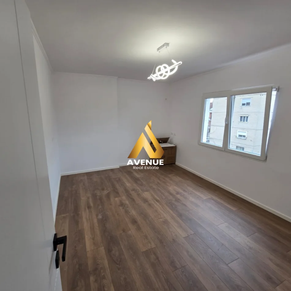 Tirane, shitet apartament 1+1+Ballkon Kati 4, 40 m² 88.000 € (ali dem)