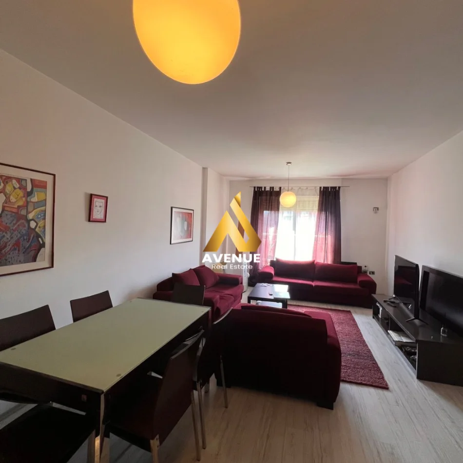 Tirane, jepet me qera apartament 2+1 Kati 6, 70 m² 700 € (Rruga Kavajes)