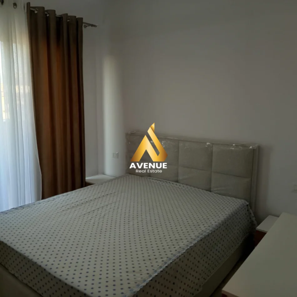 Tirane, jepet me qera apartament 2+1 Kati 3, 75 m² 700 € (Laprak)