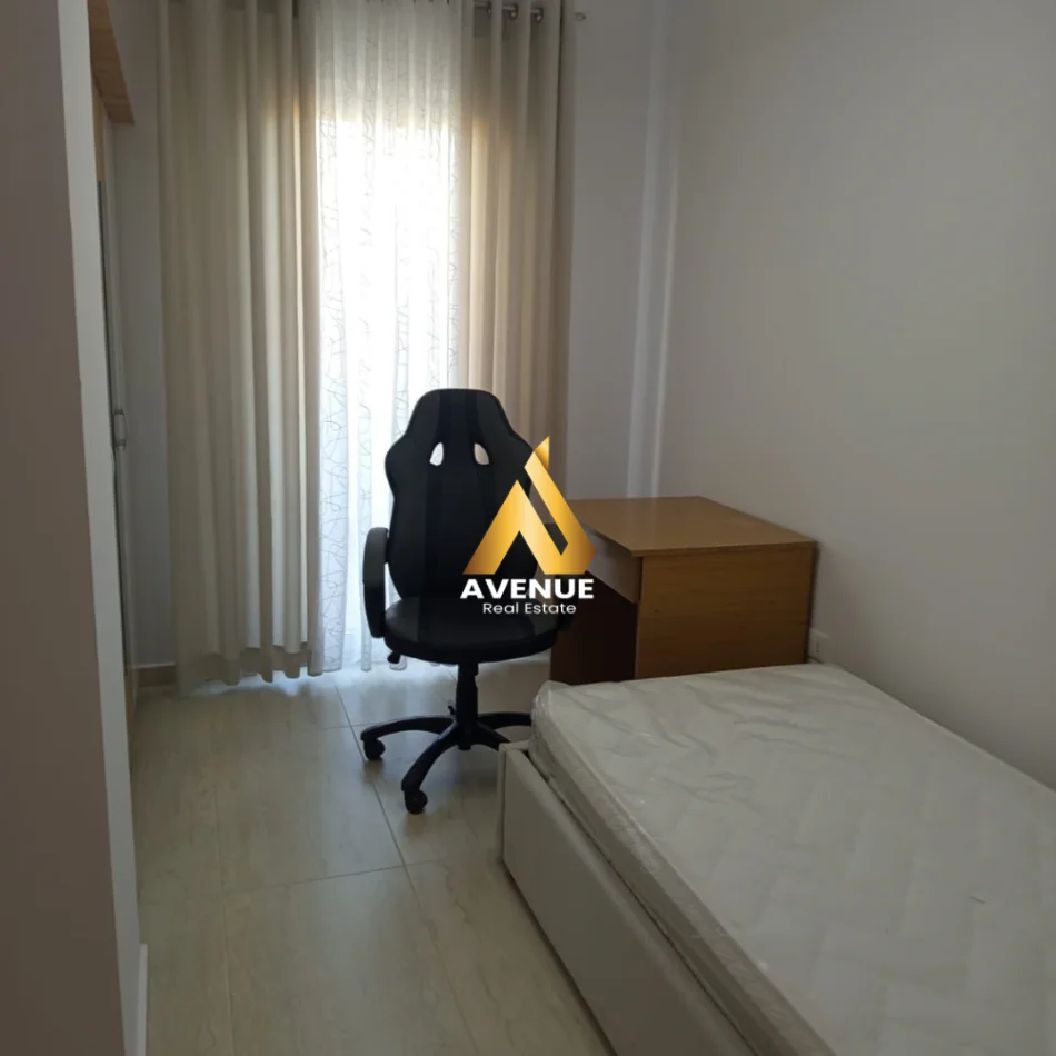 Tirane, jepet me qera apartament 2+1 Kati 3, 75 m² 700 € (Laprak)