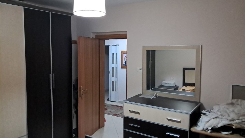 Tirane, jepet me qera apartament 2+1 Kati 6, 85 m² 500 € (Brryli)